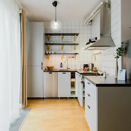 Days - W 2bdr - 3 Balconies - Garage - Next To Park * Praga