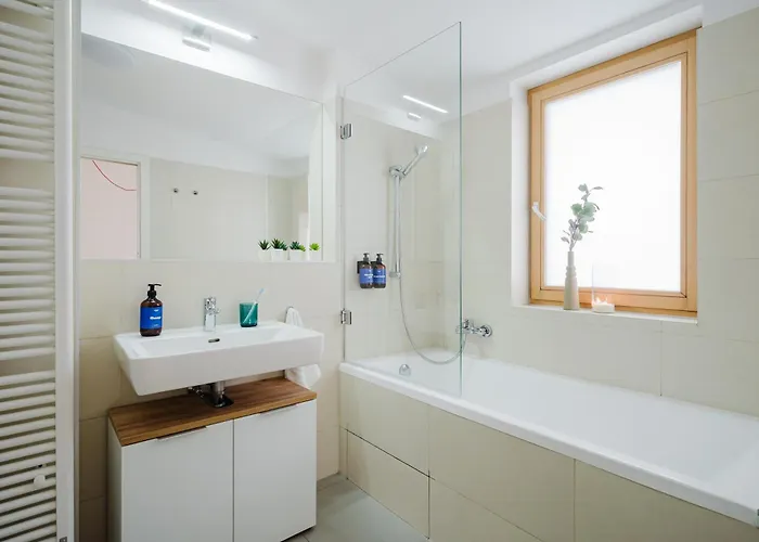 Days - Two-bedroom Loft With 3 Terraces And Parking In Hip Zizkov