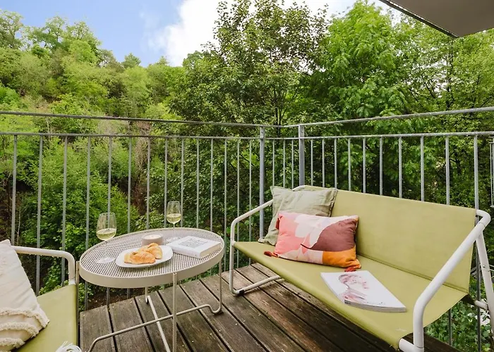 Days - Two-bedroom Loft With 3 Terraces And Parking In Hip Zizkov Appartement
