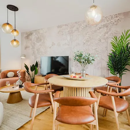 Days - Two-bedroom Loft With 3 Terraces And Parking In Hip Zizkov * プラハ