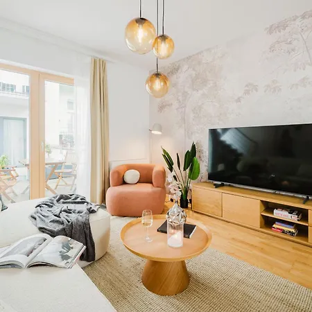 Days - Two-bedroom Loft With 3 Terraces And Parking In Hip Zizkov