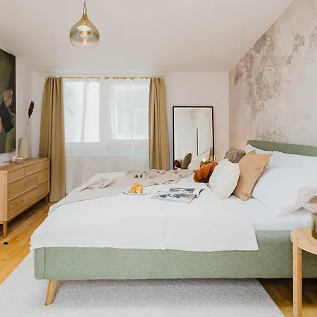 Days - Two-bedroom Loft With 3 Terraces And Parking In Hip Zizkov Apartament Praga
