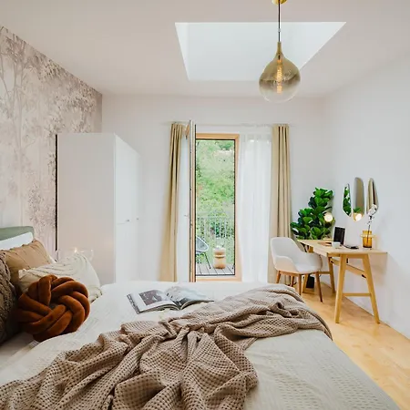 Days - Two-bedroom Loft With 3 Terraces And Parking In Hip Zizkov * Praga