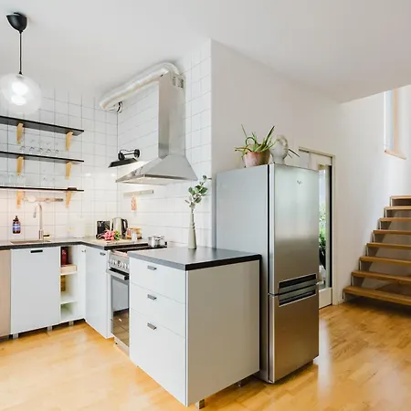Days - Two-bedroom Loft With 3 Terraces And Parking In Hip Zizkov